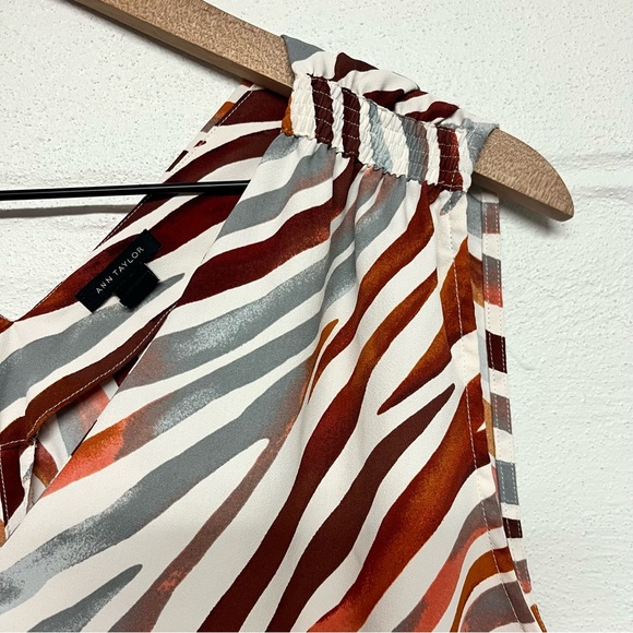 Ann Taylor Zebra Stripe Gathered Tie Waist Top Size XL Sleeveless V-Neck - Picture 3 of 4